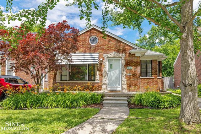 21175 Lochmoor Street, Harper Woods, MI 48225