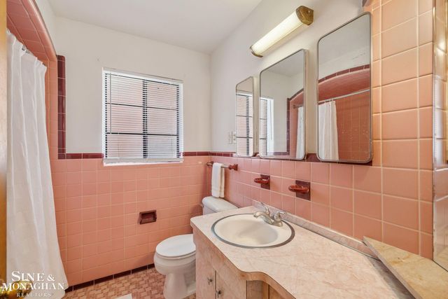 21175 Lochmoor Street, Harper Woods, MI 48225