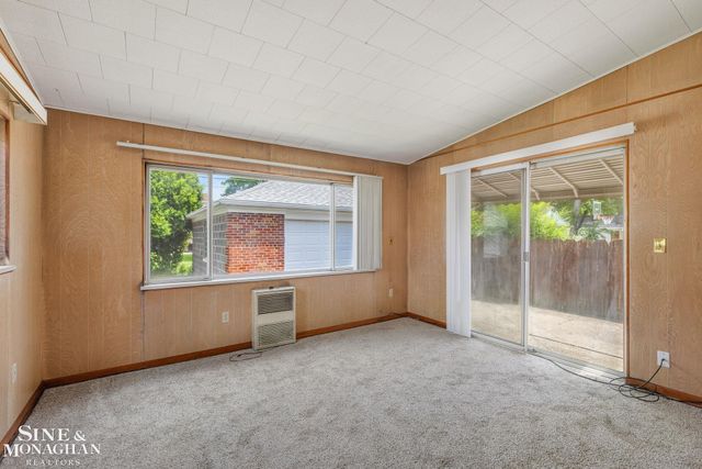 21175 Lochmoor Street, Harper Woods, MI 48225