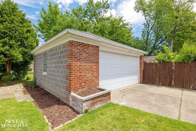 21175 Lochmoor Street, Harper Woods, MI 48225