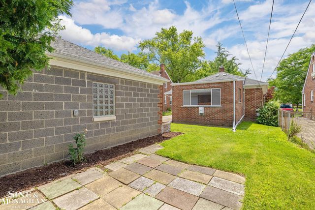 21175 Lochmoor Street, Harper Woods, MI 48225