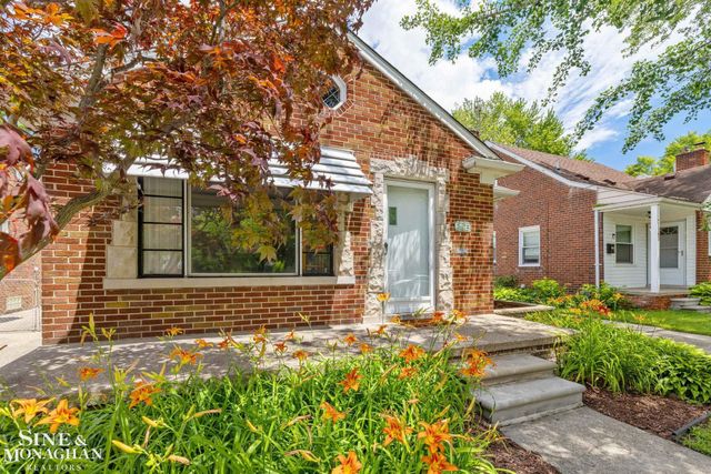 21175 Lochmoor Street, Harper Woods, MI 48225