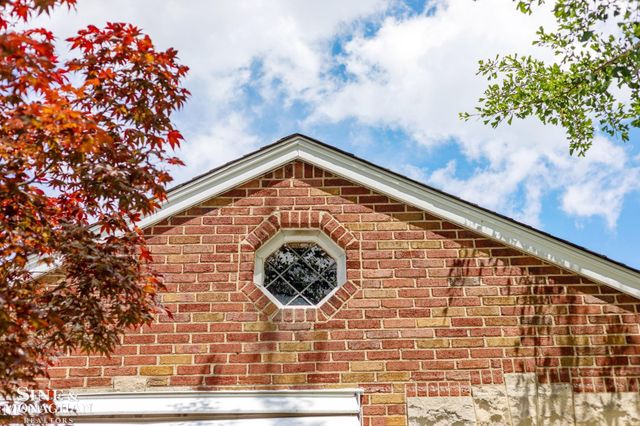 21175 Lochmoor Street, Harper Woods, MI 48225