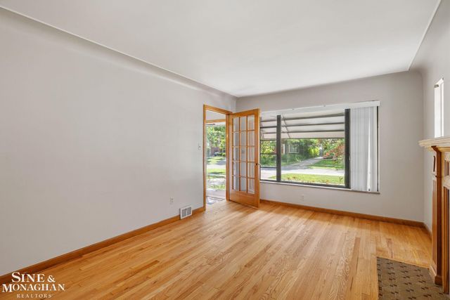 21175 Lochmoor Street, Harper Woods, MI 48225