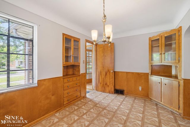21175 Lochmoor Street, Harper Woods, MI 48225