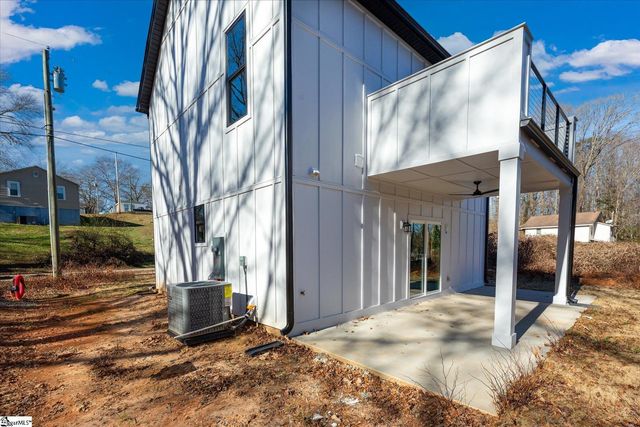 114 Harlem Street, Easley, SC 29640