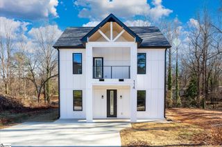 114 Harlem Street, Easley, SC 29640
