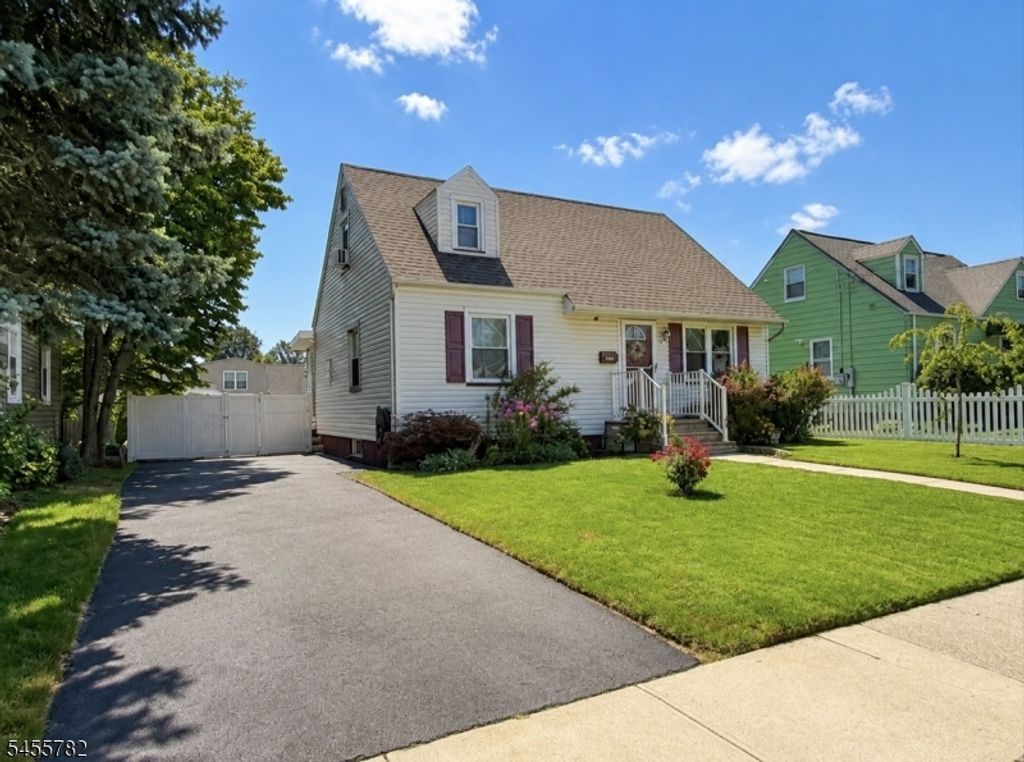 217 Bergen St, Woodbridge Twp., NJ 07095 — photo 2