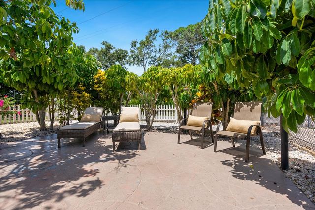 2003 TETLOW PLACE, Sarasota, FL 34239