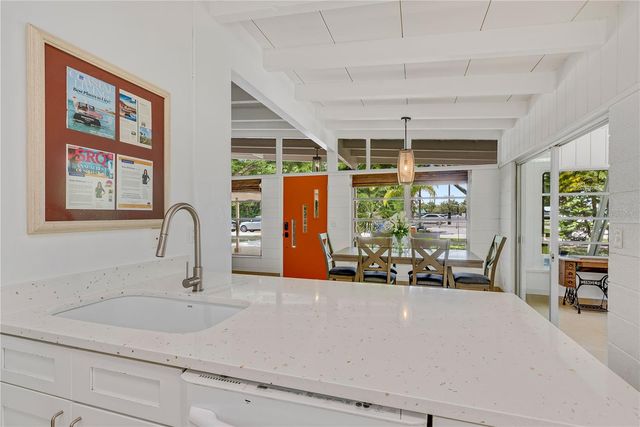 2003 TETLOW PLACE, Sarasota, FL 34239