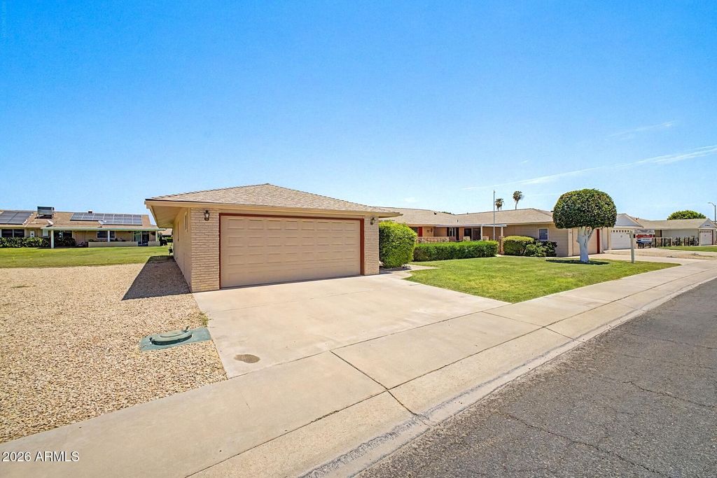10608 W EL CAPITAN Circle, Sun City, AZ 85351 — photo 3