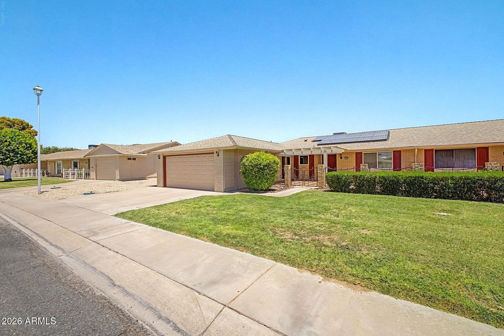 10608 W EL CAPITAN Circle, Sun City, AZ 85351 — photo 4