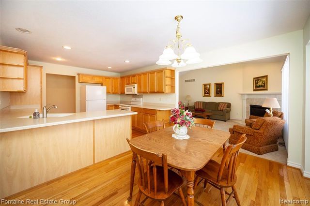 19079 Shay Court, Livonia, MI 48152