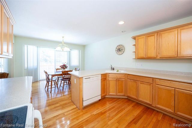 19079 Shay Court, Livonia, MI 48152