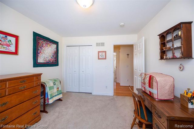 19079 Shay Court, Livonia, MI 48152