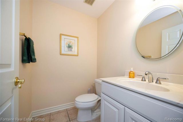 19079 Shay Court, Livonia, MI 48152