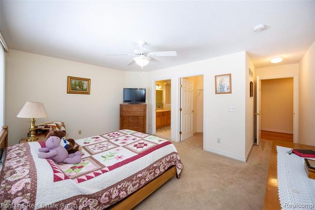 19079 Shay Court, Livonia, MI 48152