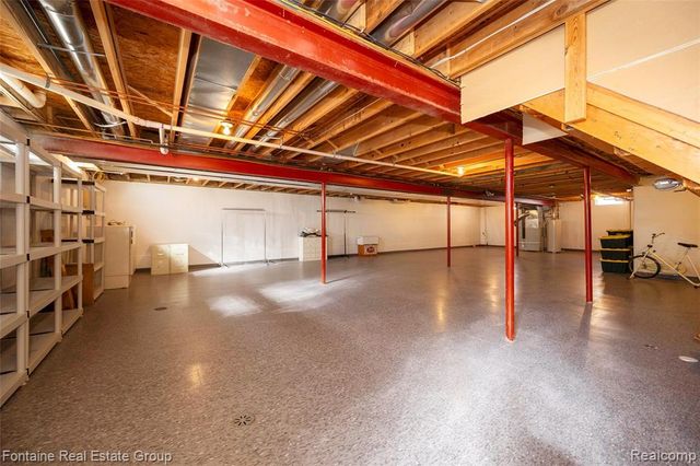 19079 Shay Court, Livonia, MI 48152