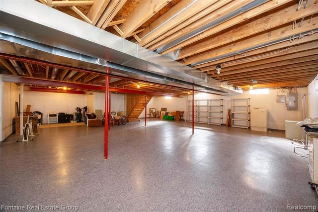 19079 Shay Court, Livonia, MI 48152