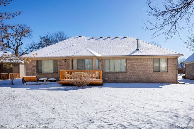 19079 Shay Court, Livonia, MI 48152