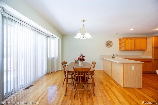 19079 Shay Court, Livonia, MI 48152