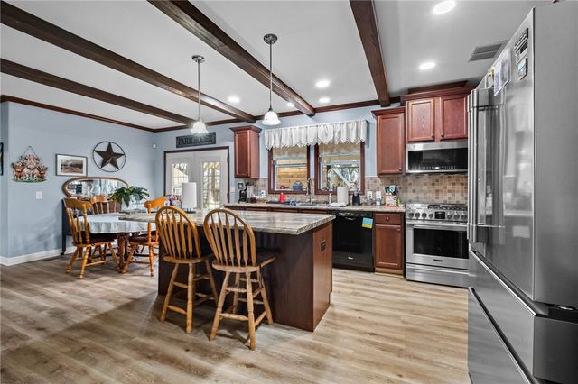 13224 Taylor Orchard Road, Gentry, AR 72734