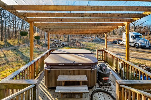 13224 Taylor Orchard Road, Gentry, AR 72734