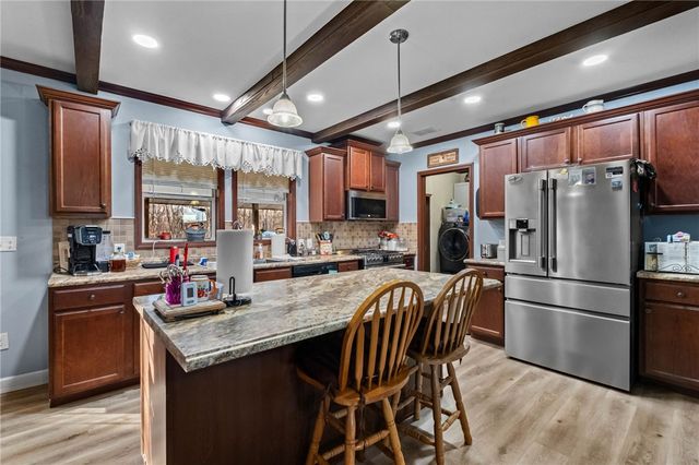 13224 Taylor Orchard Road, Gentry, AR 72734