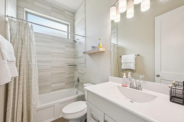 4734 Franklin Way, Iowa Colony, TX 77583