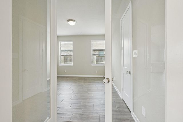 4734 Franklin Way, Iowa Colony, TX 77583