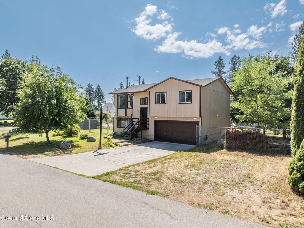 7026 W TUDOR ST, Rathdrum, ID 83858