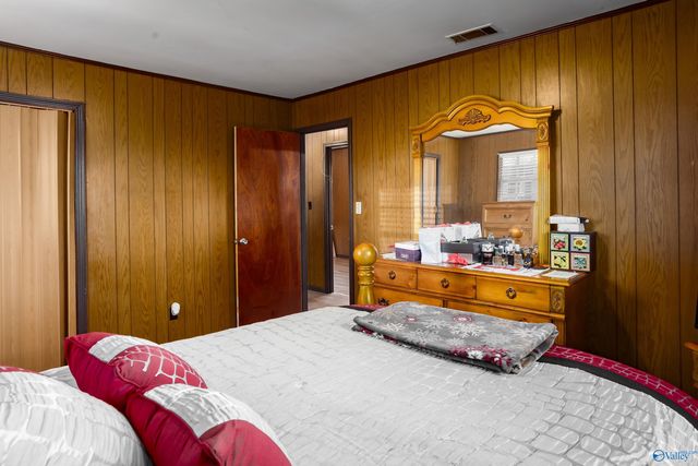 34 S Broadway Street, Florence, AL 35630