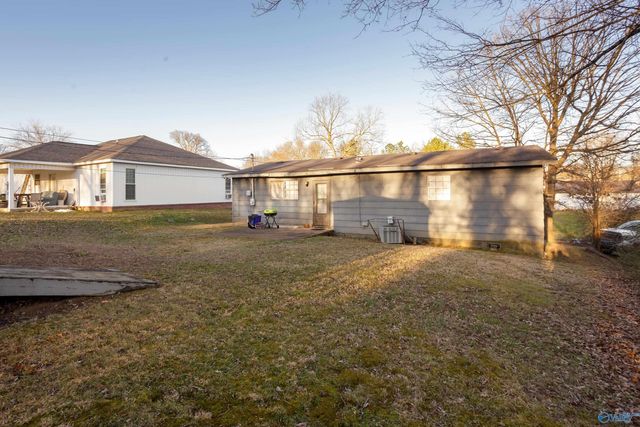 34 S Broadway Street, Florence, AL 35630