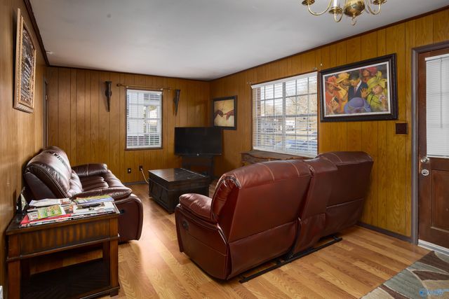 34 S Broadway Street, Florence, AL 35630