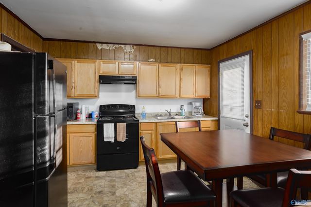 34 S Broadway Street, Florence, AL 35630