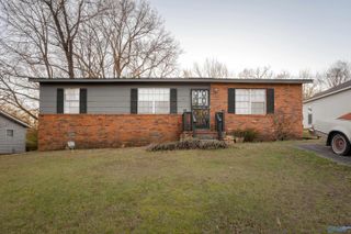 34 S Broadway Street, Florence, AL 35630