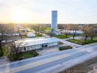 123 S Ash Street, Nowata, OK 74048
