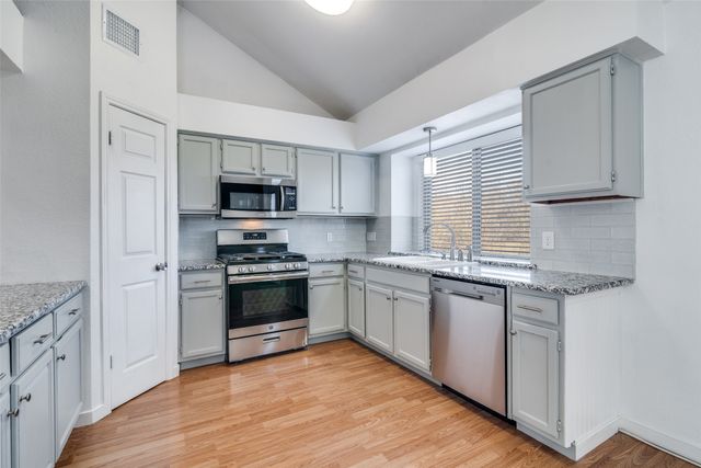 8122 Blackfin Drive, Rowlett, TX 75089