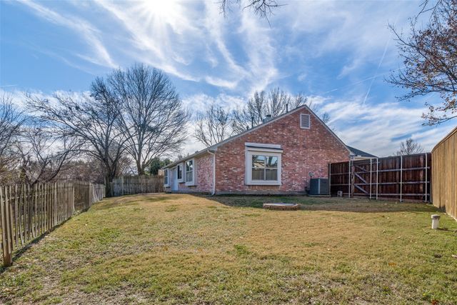 8122 Blackfin Drive, Rowlett, TX 75089