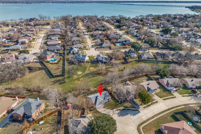 8122 Blackfin Drive, Rowlett, TX 75089