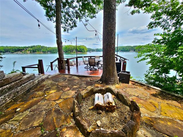 108 Carolina Cove Road, Seneca, SC 29672