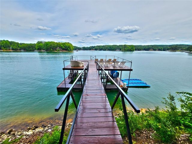 108 Carolina Cove Road, Seneca, SC 29672