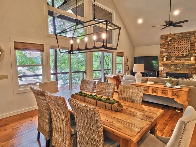 108 Carolina Cove Road, Seneca, SC 29672