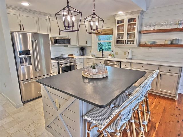 108 Carolina Cove Road, Seneca, SC 29672