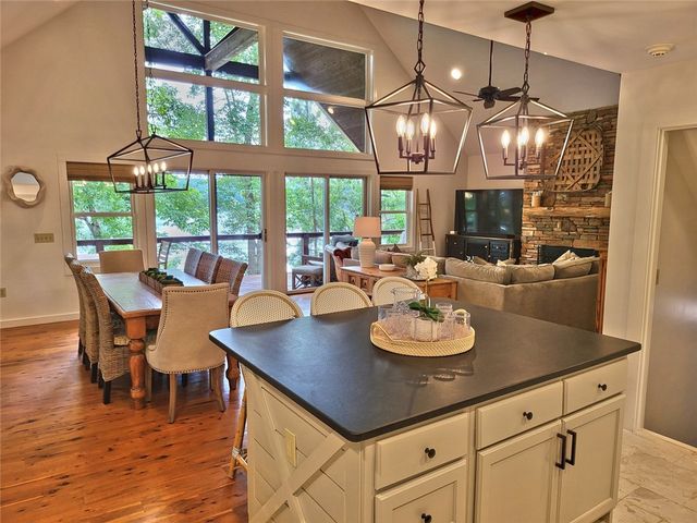 108 Carolina Cove Road, Seneca, SC 29672