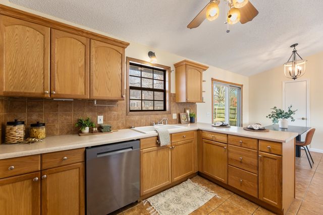 412 Southwind, Valley Center, KS 67147