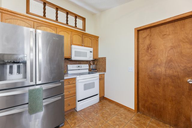 412 Southwind, Valley Center, KS 67147