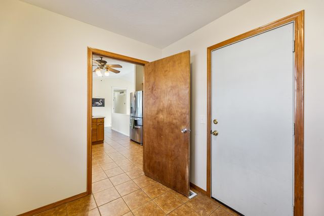 412 Southwind, Valley Center, KS 67147