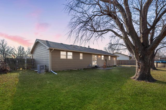 412 Southwind, Valley Center, KS 67147