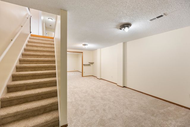 412 Southwind, Valley Center, KS 67147